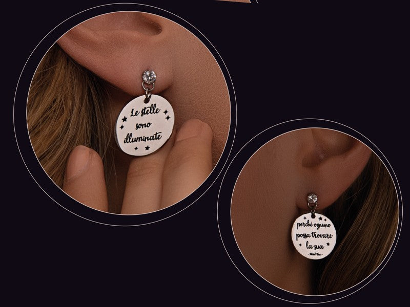 Le stelle sono illuminate perché ognuno un giorno possa trovare la sua ⭐  Basta uno sguardo al cielo per riuscire sempre a scorgere una stella che splende più di tutte le altre. Quella è la nostra stella che brillando in cielo e nel nostro cuore ci protegge e ci guida tutti i giorni della nostra vita.  Il Piccolo Principe aveva proprio ragione: tutti abbiamo una stella che brilla lassù 