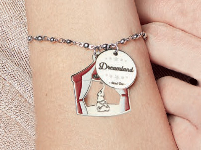 Bracciale dreamland con circo di Dumbo indossato