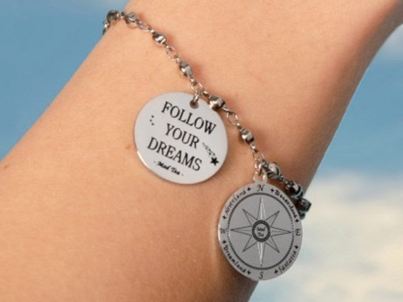 Bracciale in acciaio "Follow your dreams" collezione Wanderlust di Mad tea con rosa dei venti 