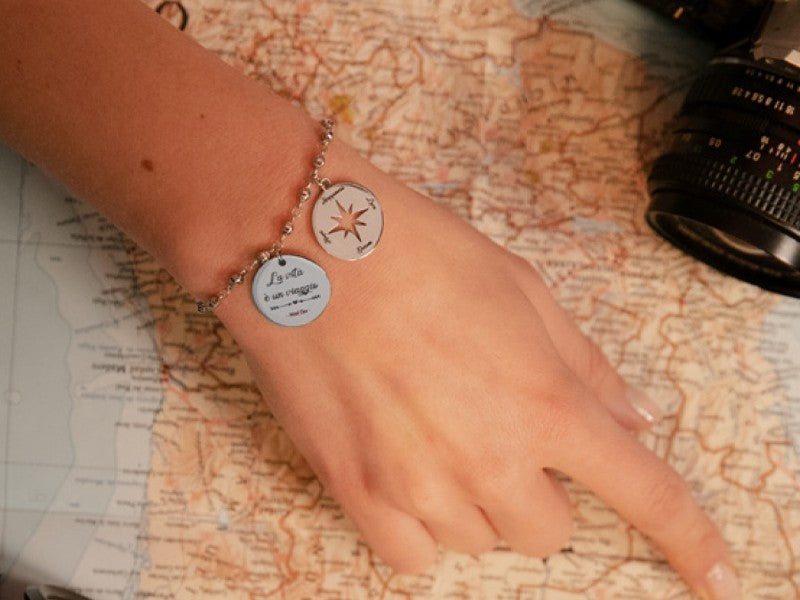 Happiness è felicità, rappresenta il viaggio per Wonderland, il Paese delle meraviglie di Alice Love è amore, rappresenta il viaggio per Neverland, l'isola che non c'è di Peter Pan Dream è sogno, rappresenta il viaggio per il circo dei sogni di Dumbo Hope è speranza, rappresenta il viaggio per Fantasia, il mondo della Storia Infinita