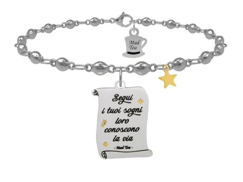 Bracciale con dolce pergamena che ci svela quello che è uno dei principali motivi di un viaggio: il seguire i propri sogni!
