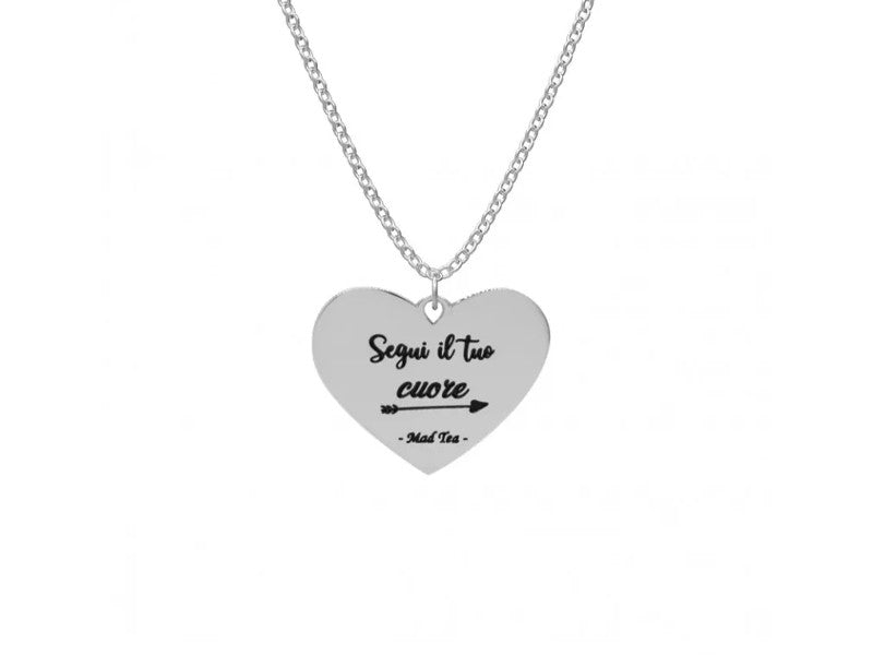 Ci sono viaggi che si fanno con un unico bagaglio: il cuore ❤️  Collana con ciondolo a forma di cuore con incisa la frase: Segui il tuo cuore.