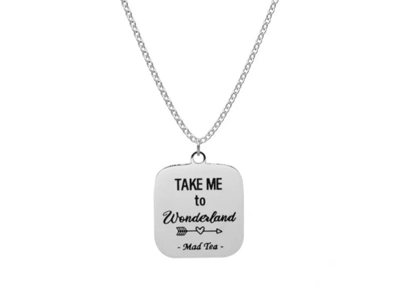 TAKE ME TO WONDERLAND ❤️  Un simpatico cartello da autostoppista per arrivare nel magico mondo di Alice: Wonderland!  Collana con ciondolo a forma di cartello con incisa la frase "Take me to Wonderland".