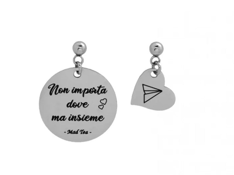 Questi orecchini sono dedicati ad un altro importante aspetto del viaggio: nella vita non importa dove vai ma con chi vai!
