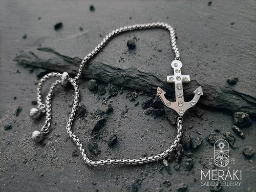 Bracciale Avery in acciaio con ancora e zirconi su ardesia