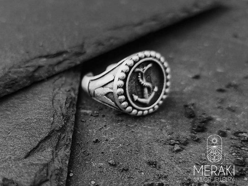 Anello regolabile Clarion in zamak con ancora 