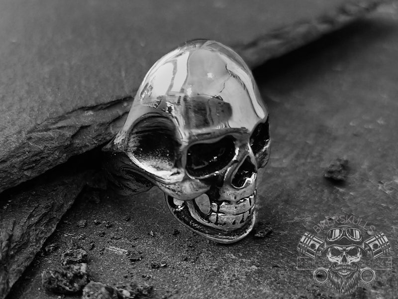 Anello in acciaio 316L Biker Skull by WhyNot a forma di teschio