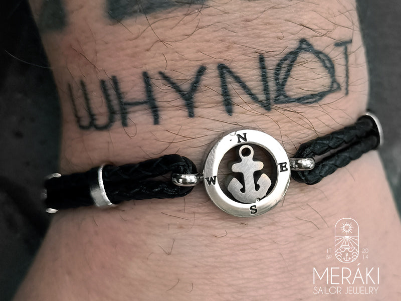 Meraki sailor jewelry by whynot bracciale in pelle con ancora e punti cardinali in acciaio argentati e cinturino in pelle