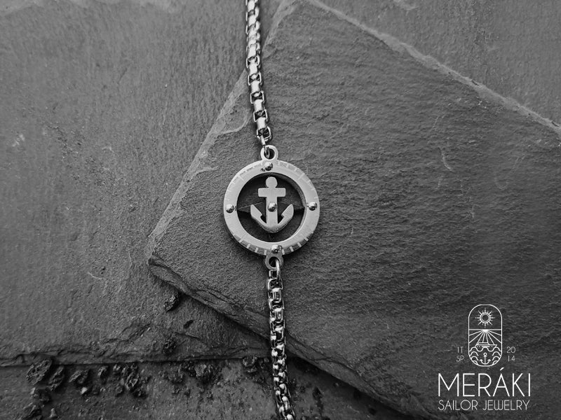 Bracciale ancora girevole su rosa dei venti nera