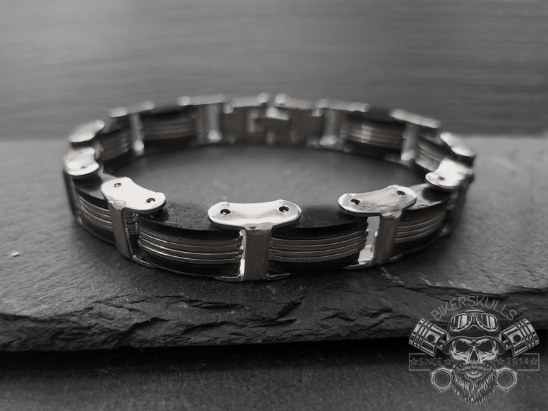  E' realizzato in acciaio inossidabile e potrà essere un bellissimo e apprezzatissimo regalo per tutti gli appassionati di moto.