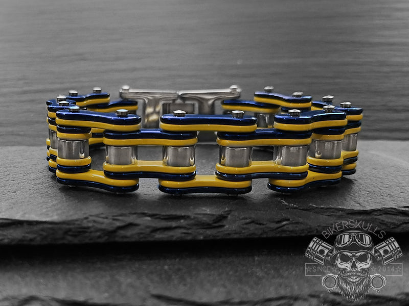  E' realizzato in acciaio inossidabile e potrà essere un bellissimo e apprezzatissimo regalo per tutti gli appassionati di moto.