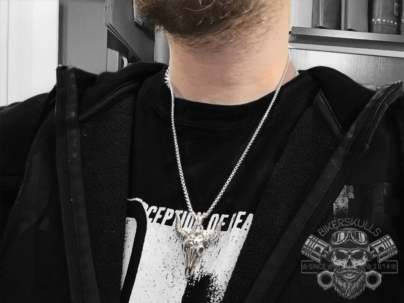 Collana con ciondolo a forma di teschio di Buffalo texano Gotico