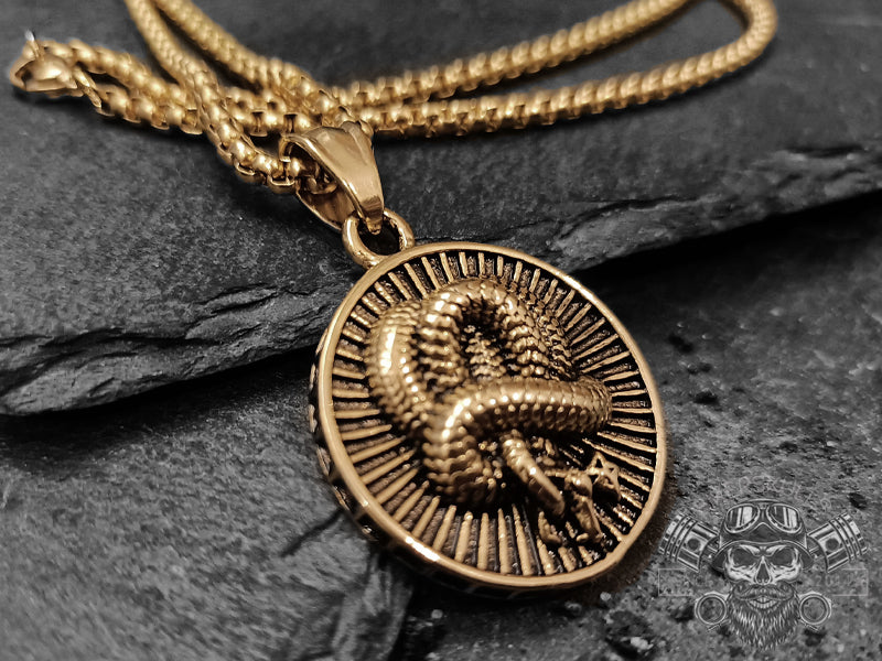 Collana Punk Coiled Snake in acciaio dorato con serpente