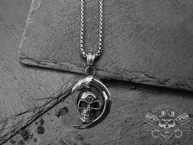 Crescent moon skull necklace design for broken souls, good Halloween Accessories. This Celtic Moon Necklace is made of 316L stainless steel, hypoallergenic. Men's skull necklace is a perfect gift for a father, boyfriend, husband or friends at parties, Christmas, birthdays, anniversary, graduation, New Year, or Valentine's Day.
