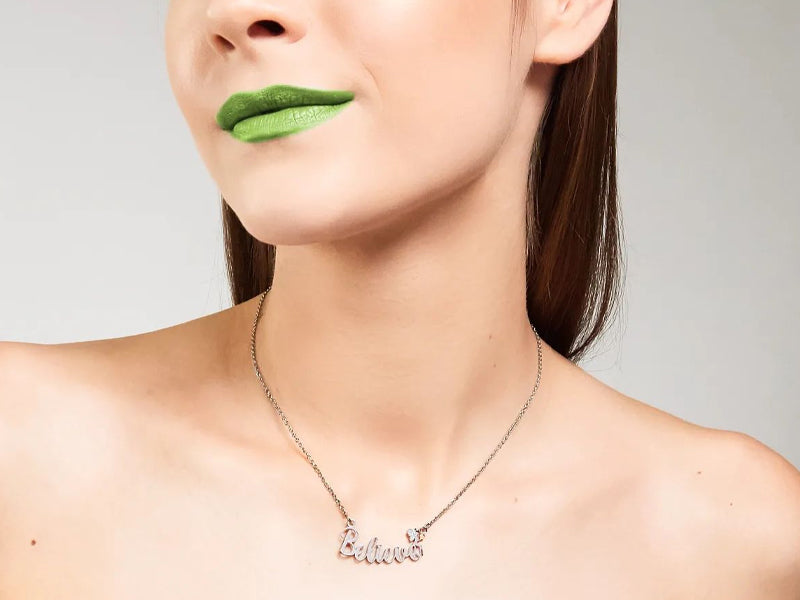 "Non smettere mai di sognare, solo chi sogna può volare ❤️"  Collana "Believe" con la piccola Trilly di Peter Pan seduta sull'ultima lettera della scritta. Dettaglio bellissimo è la stella dorata dei desideri che tiene tra le mani!