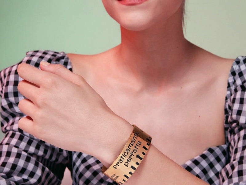 Bracciale bangle mary poppins Confezionato con scatola ispirata alle vecchie "scatole da cucito" con i fiori di Mary Poppins!