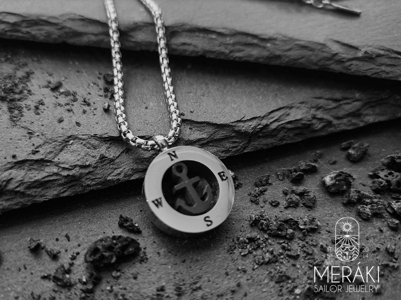 Collana Glauco ancora e punti cardinali