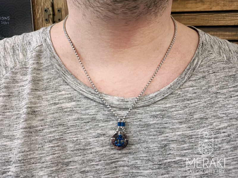 Collana Itziar con ancora blu e punti cardinali