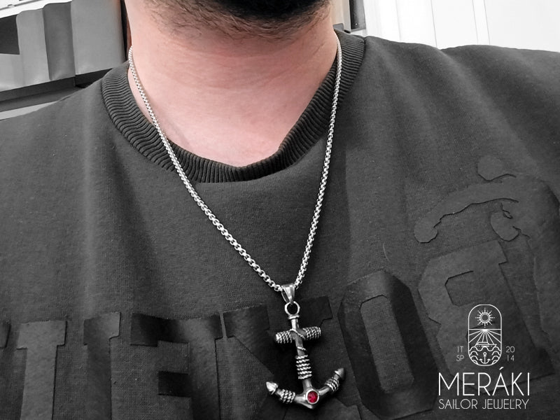 Collana Briseida ancora con corda e zircone rosso