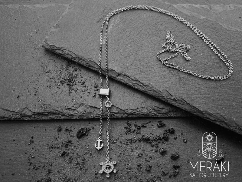 Collana Harlock in acciaio con ancora, timone e zirconi
