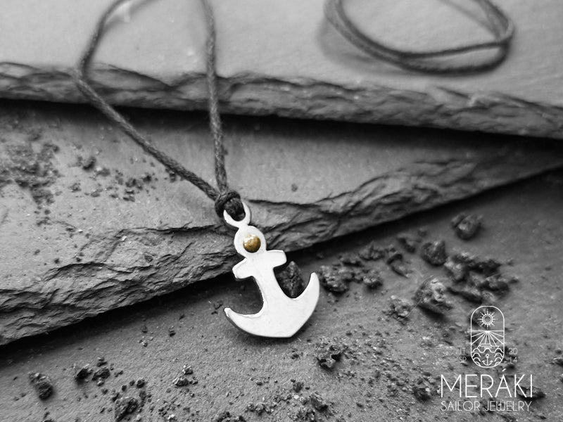 Meraki sailor jewelry collana cordino cerato nero con ancora in acciaio