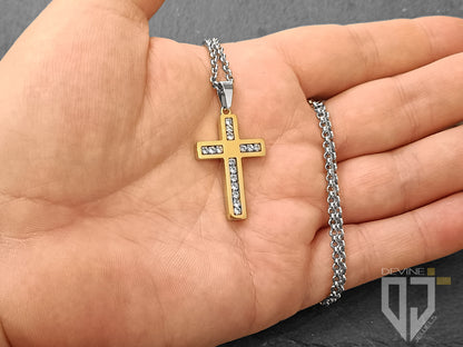 Collana Devine jewels in acciaio con pendente a croce dorato con sedici zirconi bianchi