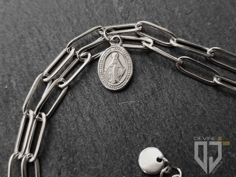 Dettaglio madonnina collana Freyr