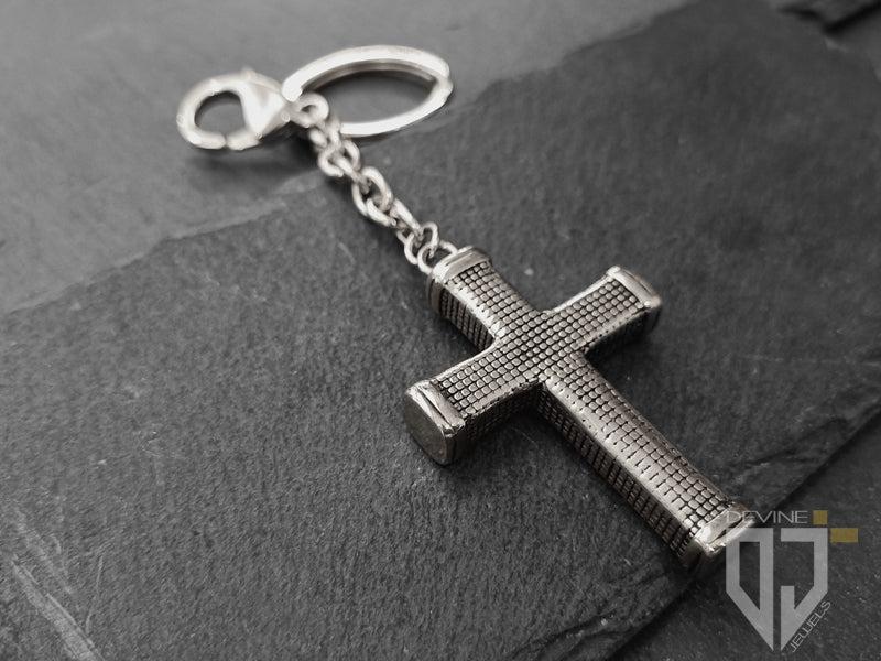 Un accessorio classico e una vera dichiarazione di fede.