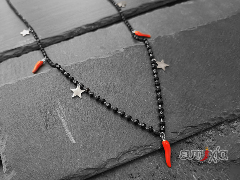 La sua simbologia è diffusa in tutte le civiltà. Avere un corno portafortuna, lungo e affusolato, sprigiona fortuna e benessere a tutta la famiglia e le generazioni future.