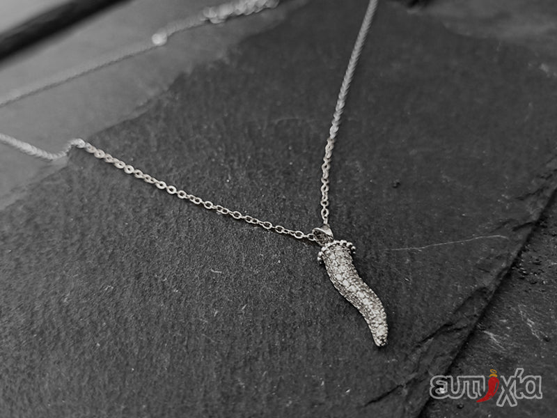 Collana girocollo unisex in acciaio 316L, con pendente a forma di cornetto brillantinato