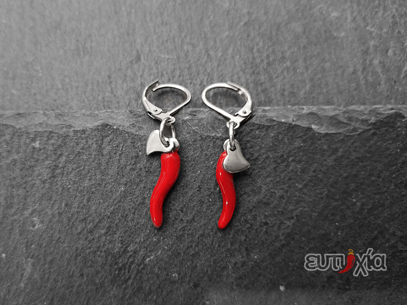 Orecchino cerchio, cuoricino e cornetto pendente smaltato rosso realizzato in acciaio 316L 