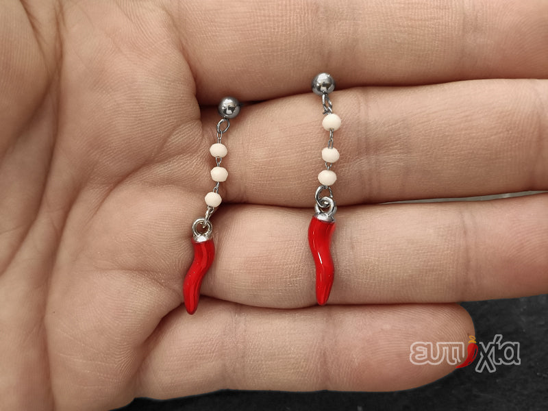 Orecchino Blair cristalli bianchi con cornetto smaltato in acciaio