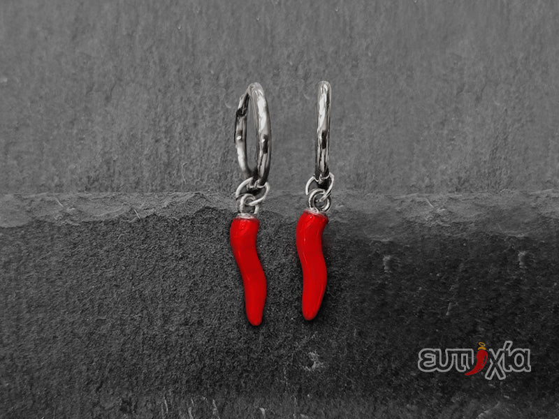 Orecchino Asha con cornetto smaltato rosso in acciaio