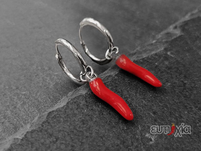 La sua simbologia è diffusa in tutte le civiltà. Avere un corno portafortuna sprigiona fortuna e benessere a tutta la famiglia e le generazioni future.