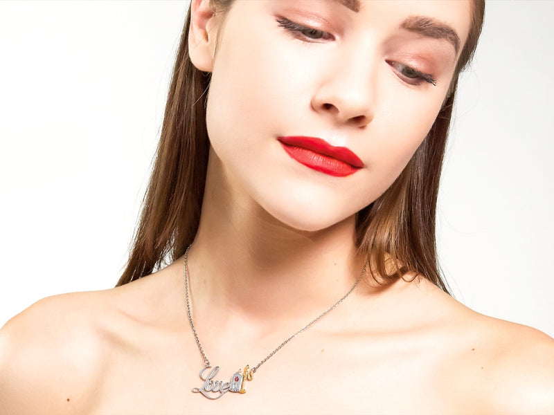 Collana la bella e la bestia con scritta Love, candelabro e rosa