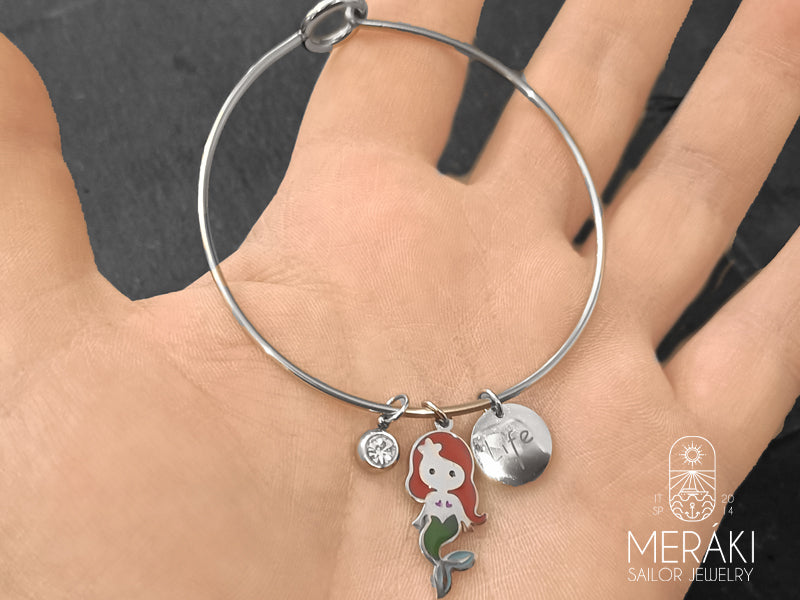 Bracciale bangle ciondolo con sirenetta smaltata, scritta Life e punto luce in acciaio inossidabile 316L