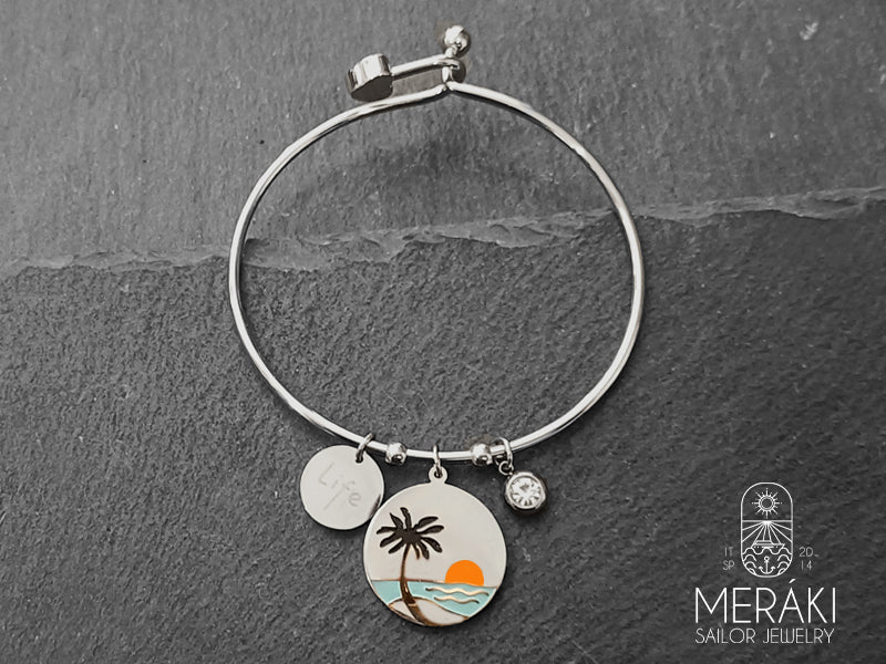 Bracciale rigido con ciondolo estivo