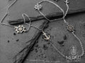Collana in acciaio Meraki sailor jewelry con ancore e timoni