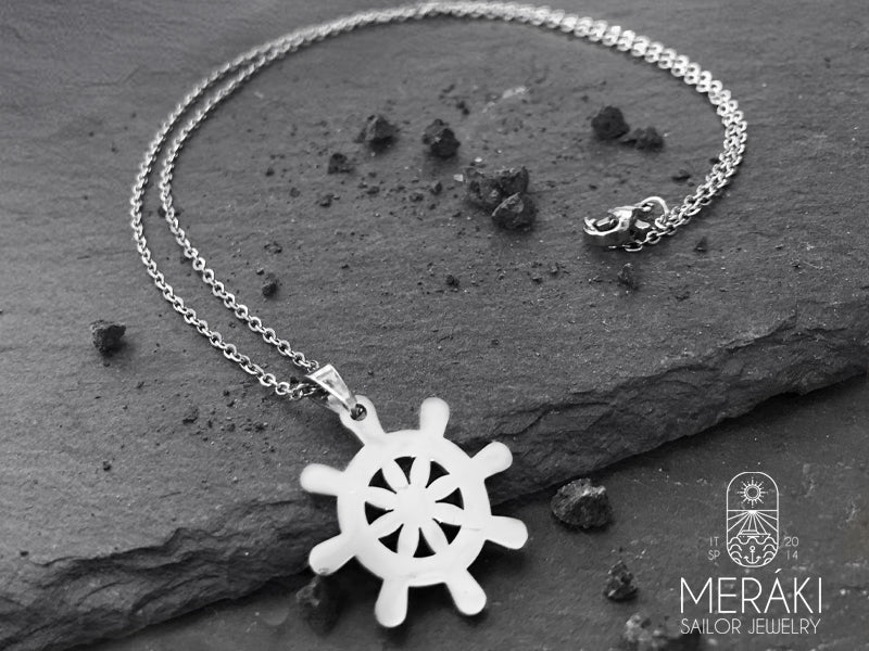 Il timone viene utilizzato come simbolo di leadership e guida, ma prende anche altri tipi di significati anche se meno conosciuti: l'amore per l'avventura, i viaggi e la tendenza a cambiare sempre luogo.