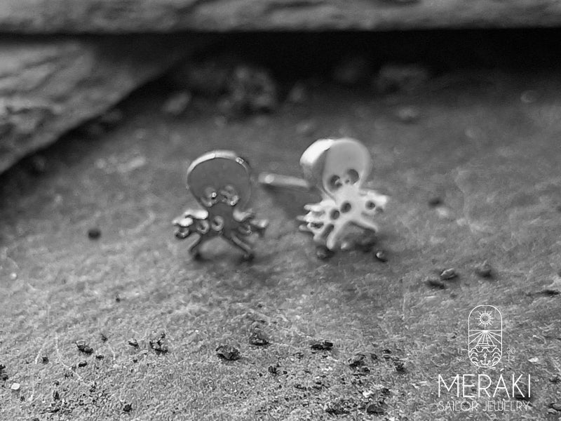 Orecchini Octopus a perno polpetto in acciaio