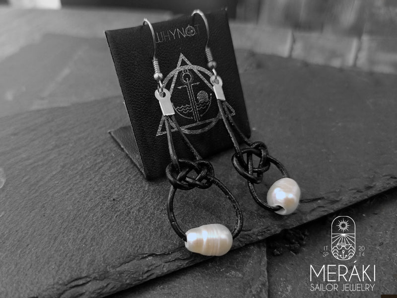 Orecchini Knot in cordino cerato con perla di fiume