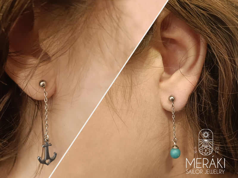 Meraki sailor jewelry Orecchini asimmetrici Edward ancora e perlina turchese