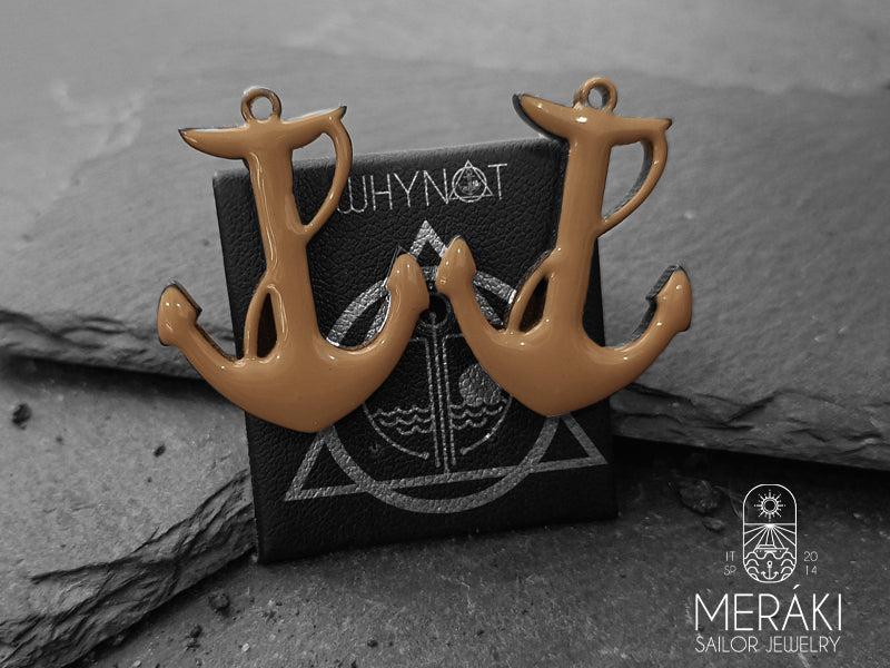 Realizzati con perno in metallo nickelfree. Dai un vistoso tocco marinaro al tuo look