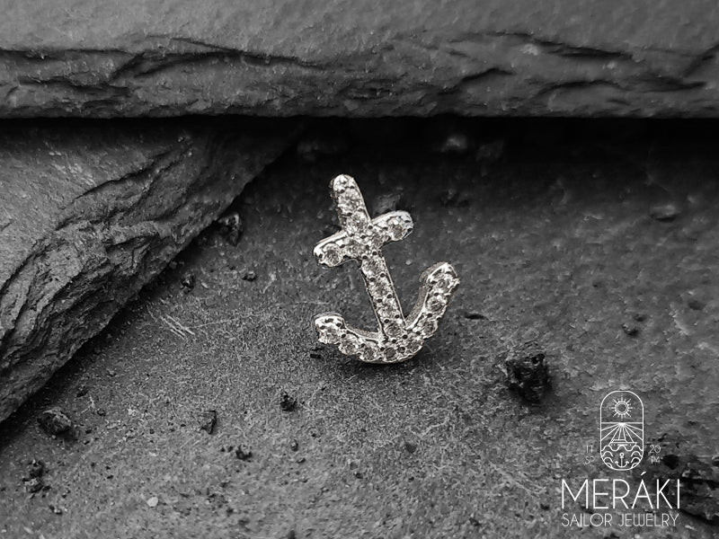 Orecchino William ancora con zirconi in acciaio