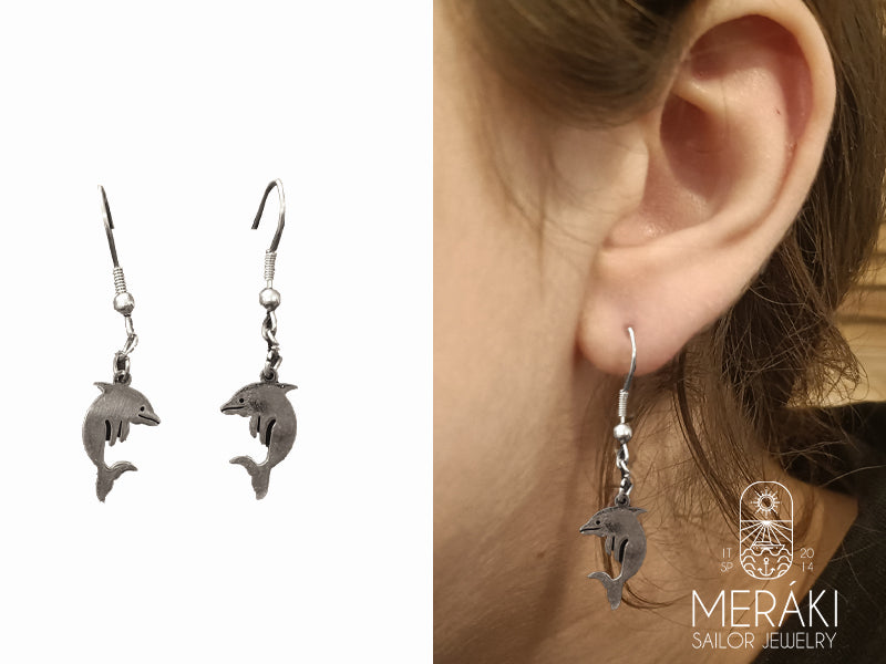 Orecchini Meraki sailor jewelry in acciaio design delfini