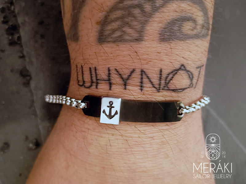Bracciale Plate in acciaio con targhetta nera e ancora