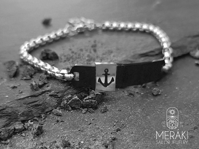 Bracciale snake in acciaio argentato con targhetta nera e simbolo a forma di ancora 