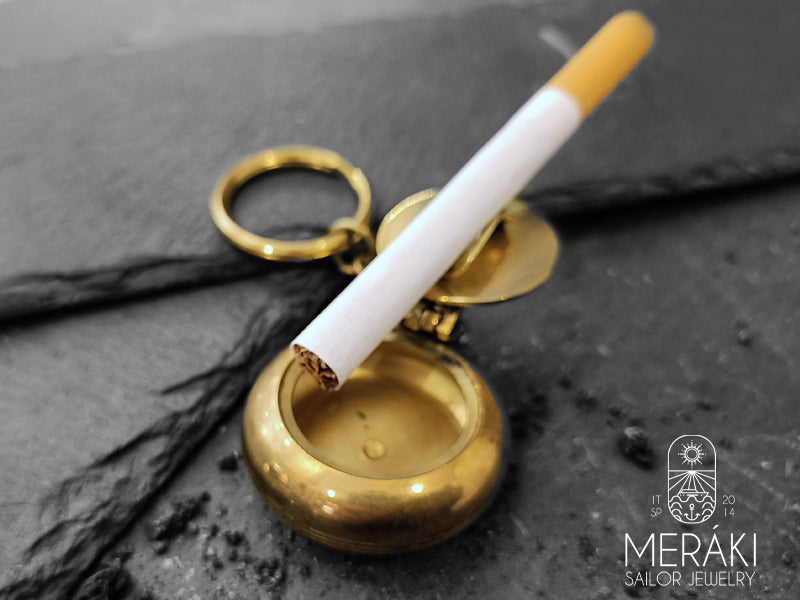 Posacenere tascabile in ottone con ancora ramata