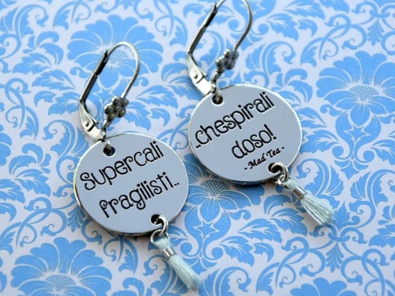 SUPERCALIFRAGILISTICHESPIRALIDOSO!  Chi di noi non ha mai cantato la canzone più celebre di Mary Poppins?